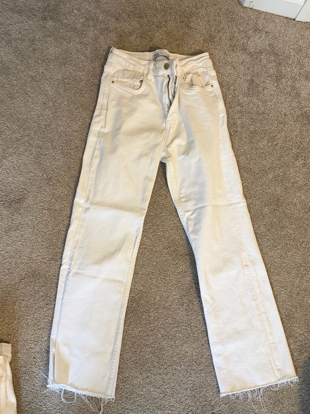 Zara Off-White Cropped Raw-Hem Jeans